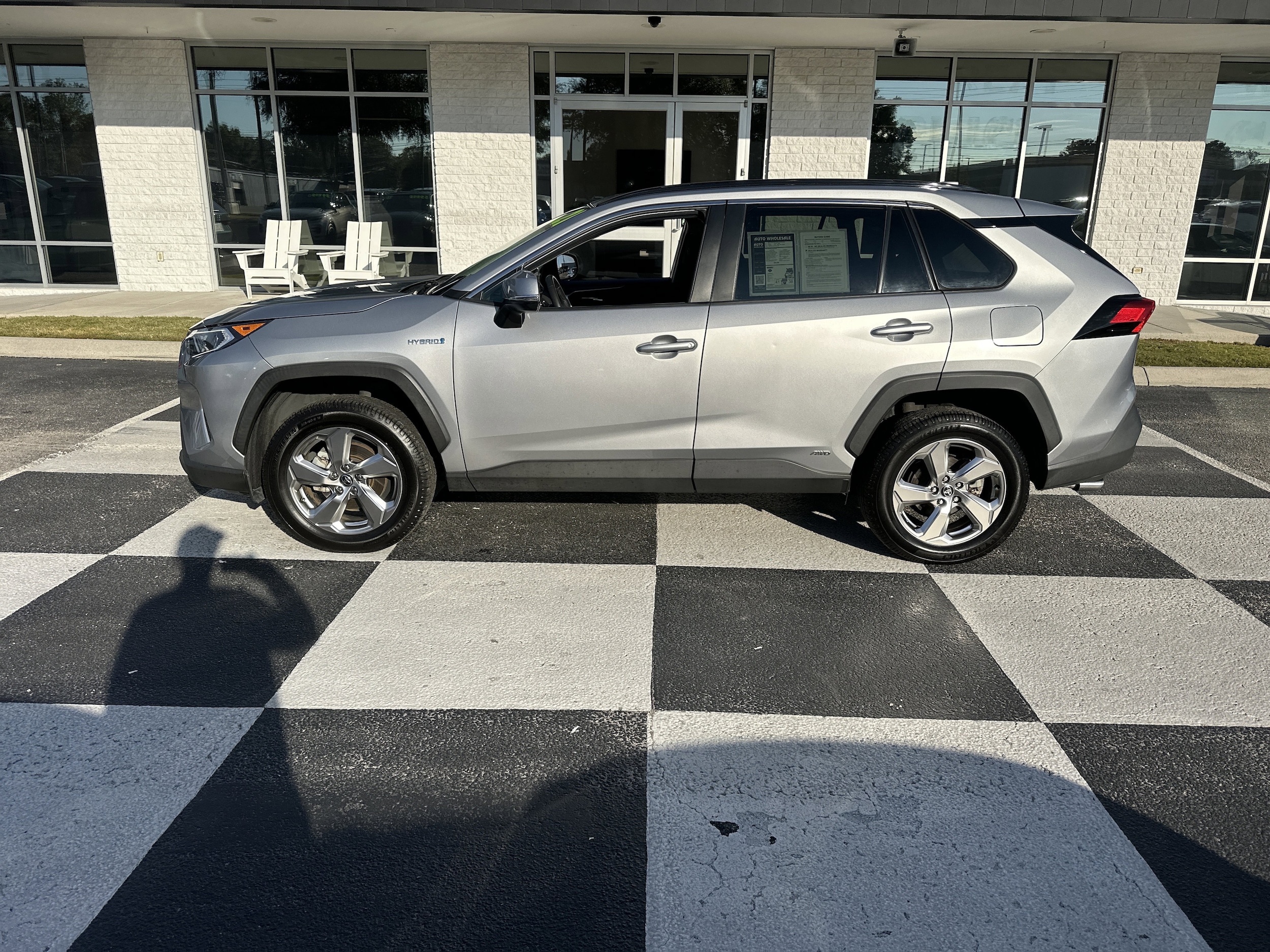 2021 Toyota RAV4 XLE Premium's photo