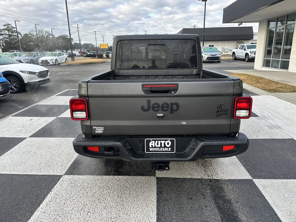 Used 2023 Jeep Gladiator Sport Truck Crew Cab