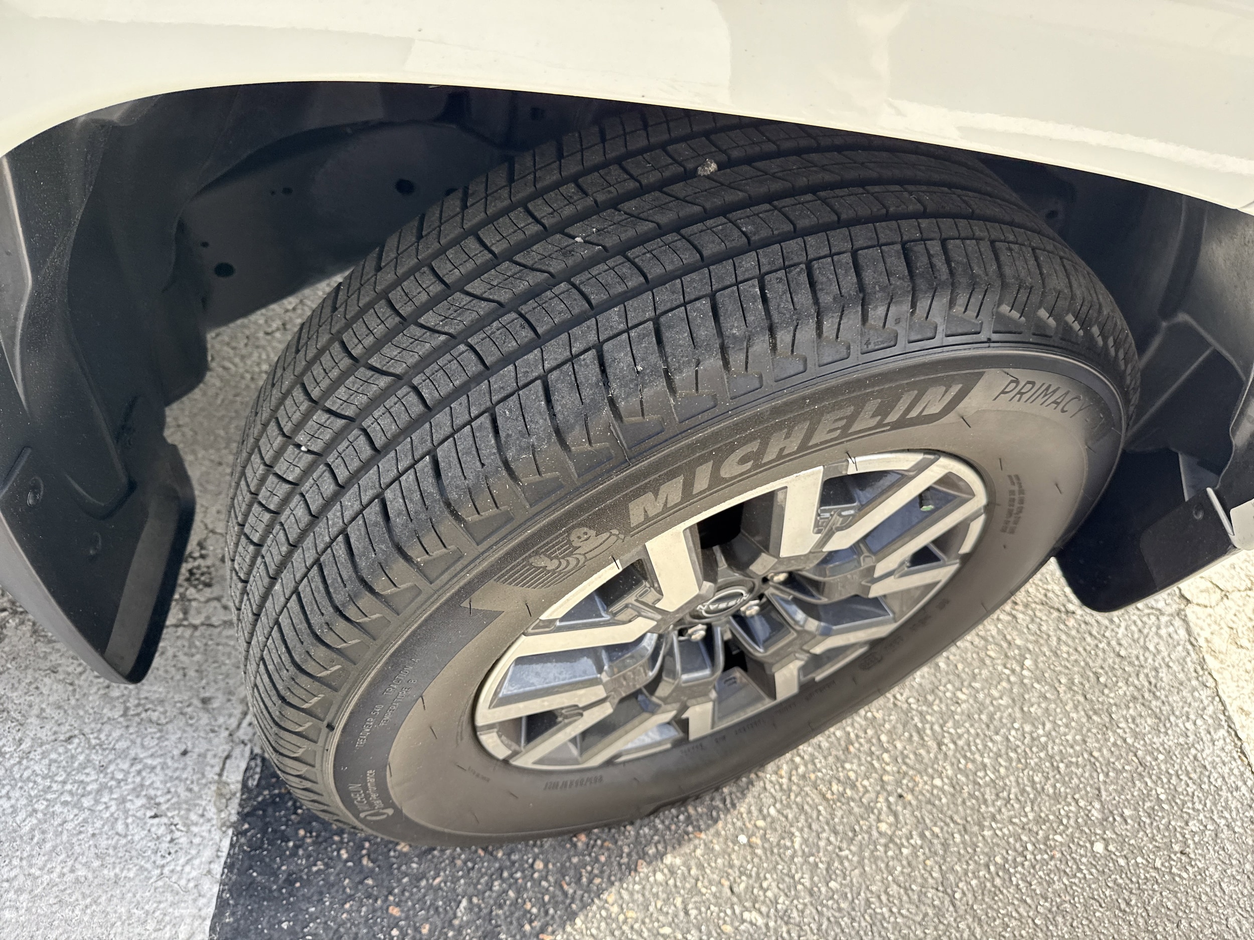 2024 Nissan Frontier SL - Photo 9