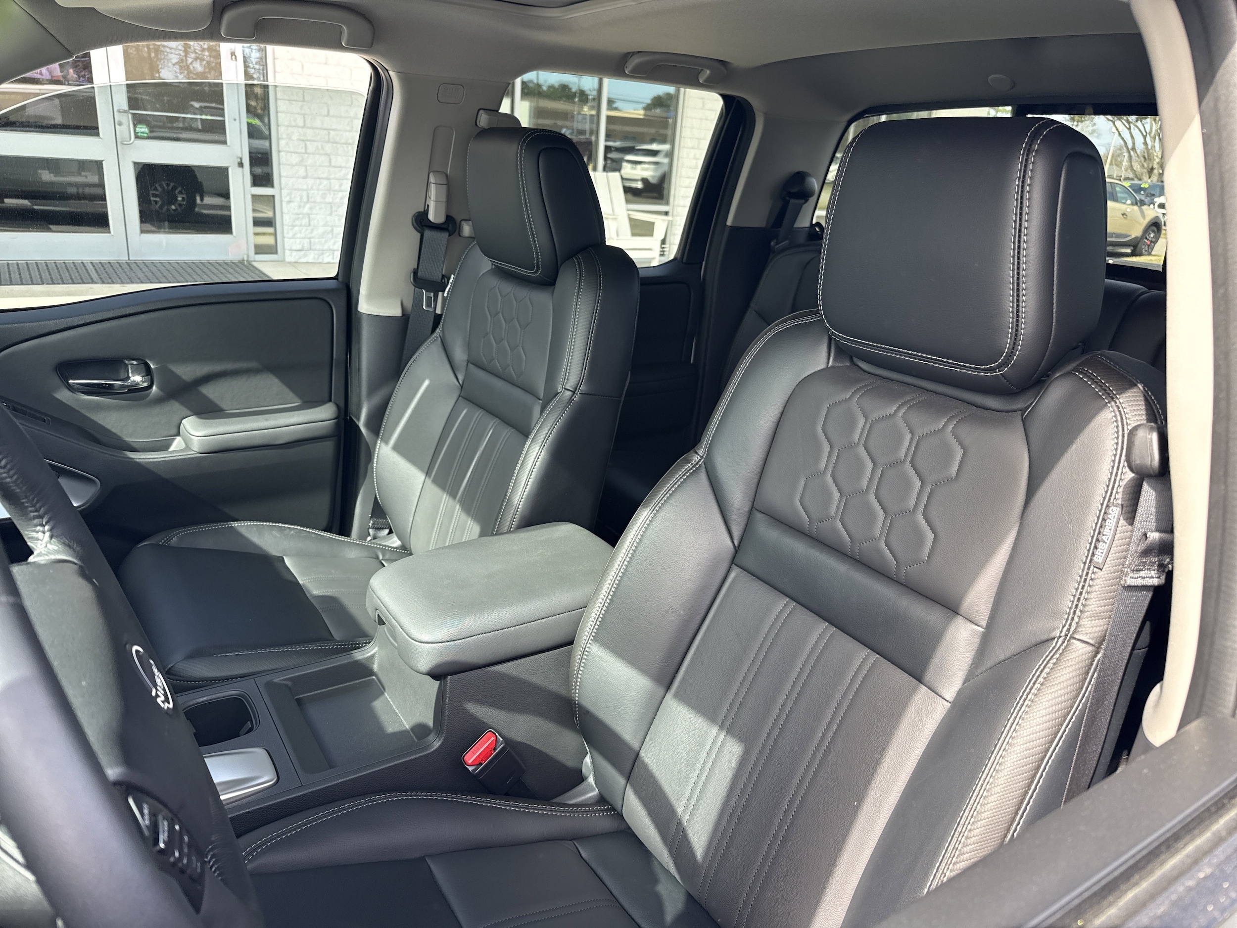 2024 Nissan Frontier SL - Photo 6