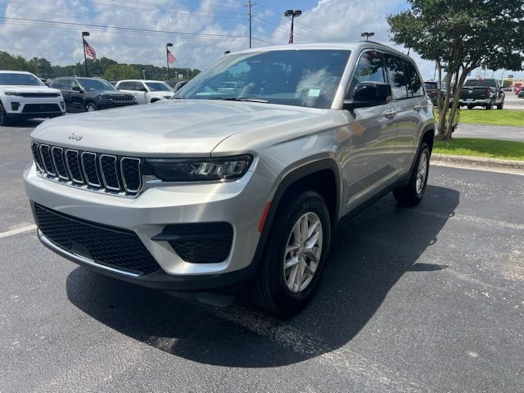 New 2026 Jeep Grand Cherokee Laredo X 4X4 SUV