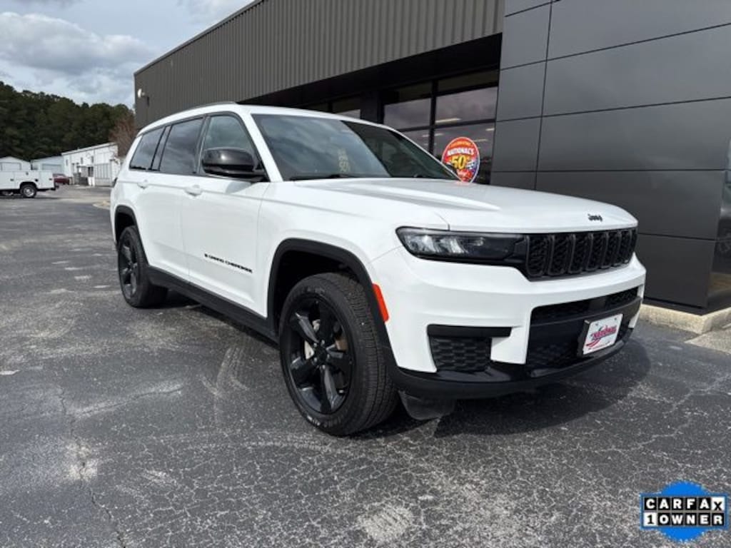 Used 2023 Jeep Grand Cherokee Altitude SUV