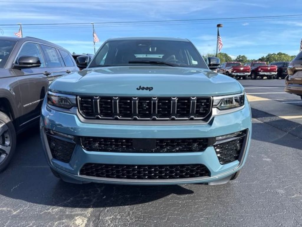 New 2027 Jeep Grand Cherokee Limited Reserve 4X4 SUV
