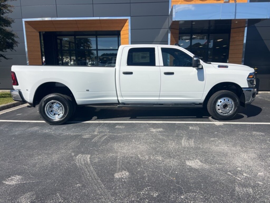 New 2025 Ram 3500 Tradesman Crew Cab