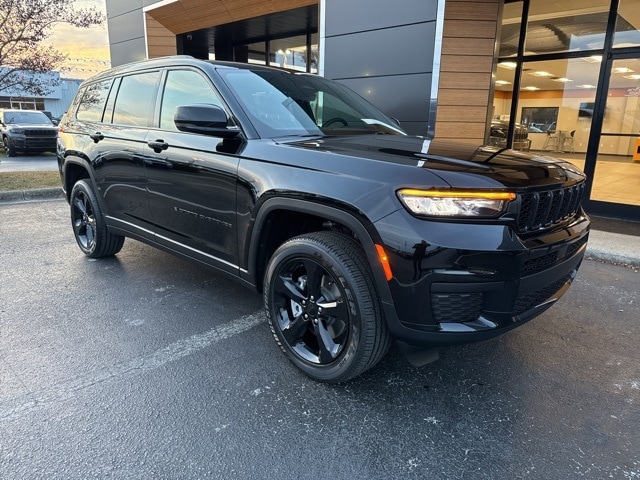 2025 Jeep Grand Cherokee L Altitude's photo