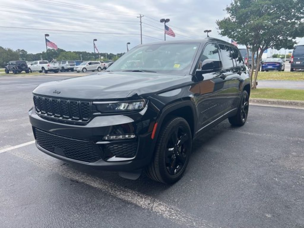 Used 2024 Jeep Grand Cherokee Limited SUV
