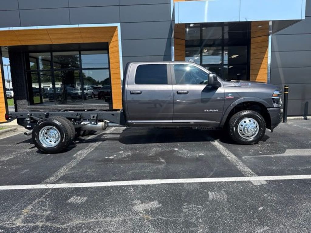 New 2026 Ram 3500 Big Horn 4X4 Crew Cab