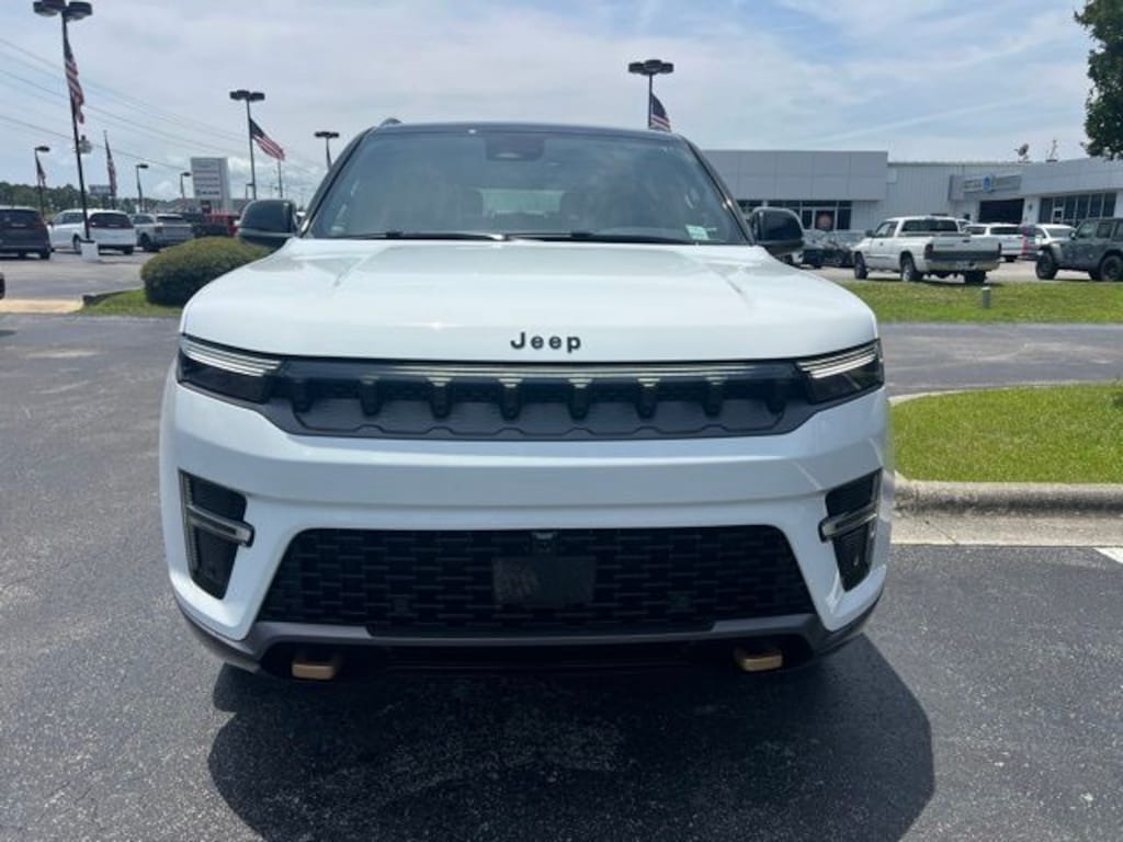 New 2026 Jeep Grand Wagoneer L 4X4 SUV