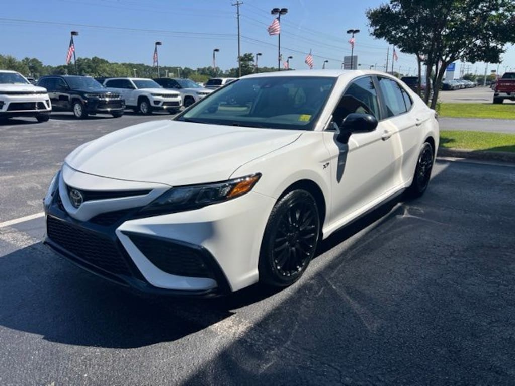Used 2023 Toyota Camry SE Sedan