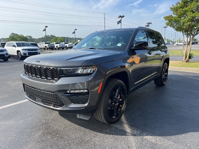 2025 Jeep Grand Cherokee Limited photo 4