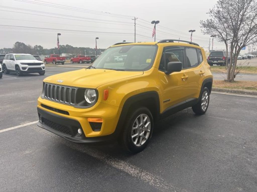Used 2023 Jeep Renegade Latitude SUV