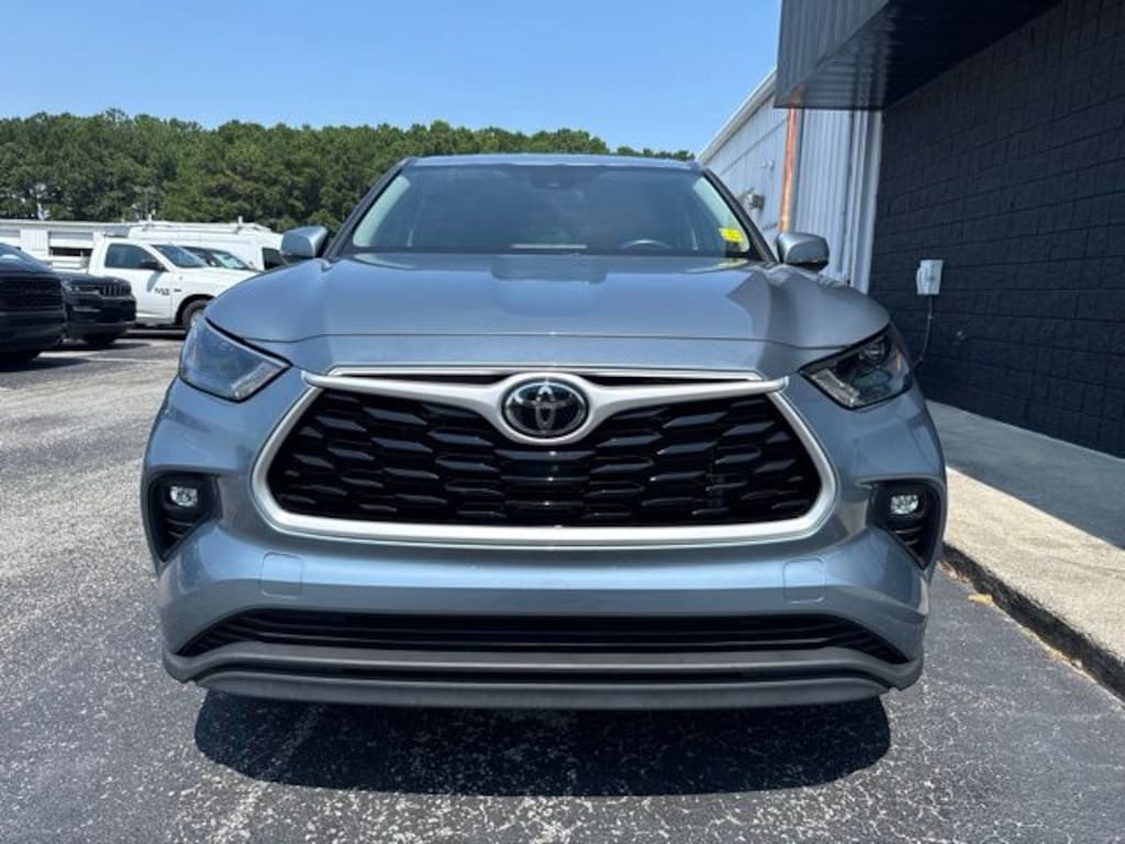 Used 2022 Toyota Highlander LE SUV