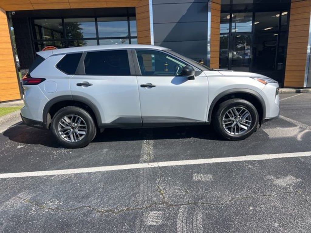 Used 2024 Nissan Rogue S SUV