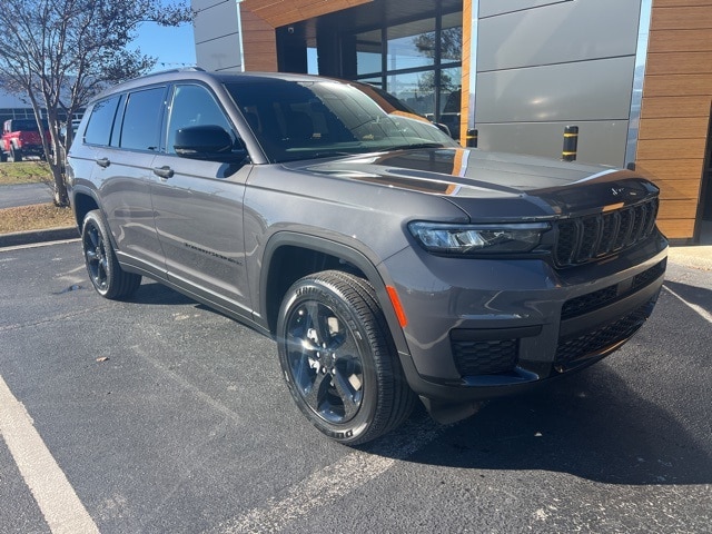 2025 Jeep Grand Cherokee L Altitude's photo