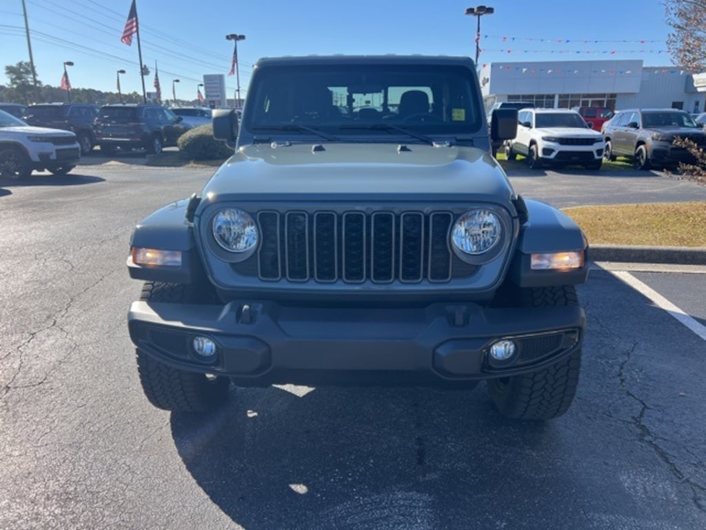 Used 2025 Jeep Gladiator Nighthawk Crew Cab