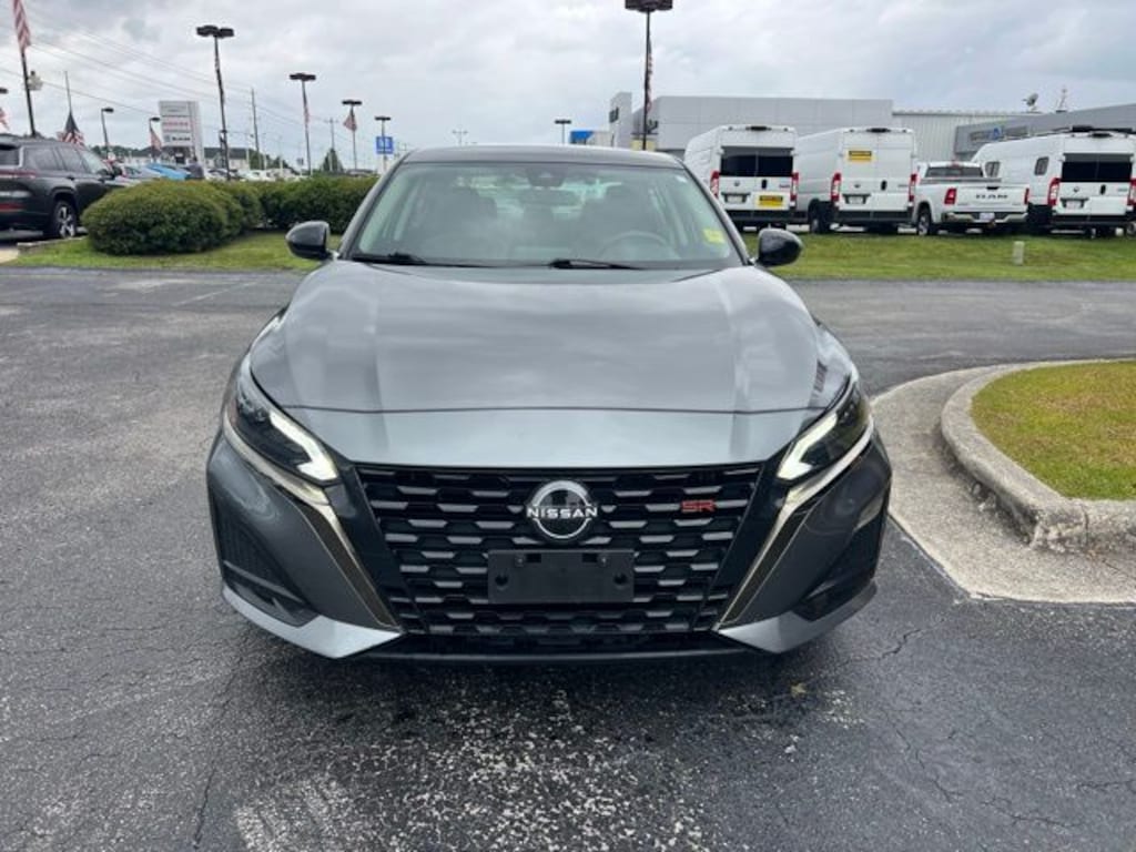 Used 2024 Nissan Altima 2.5 SR Sedan