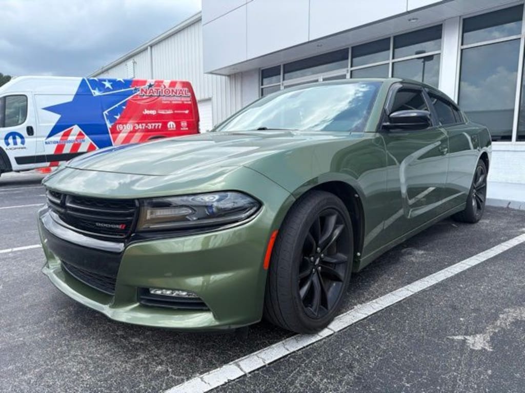 Used 2018 Dodge Charger SXT Sedan