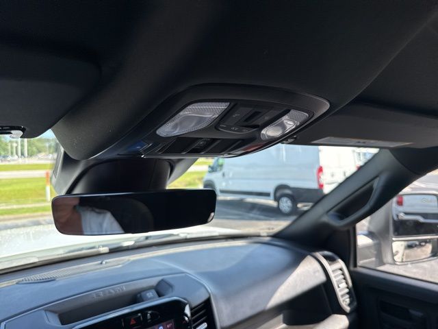 2025 RAM 2500 Tradesman - Photo 18