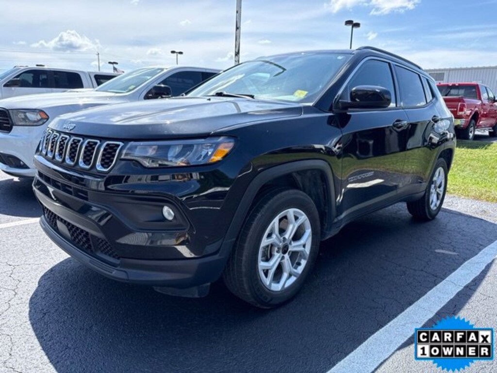 Used 2025 Jeep Compass Latitude SUV