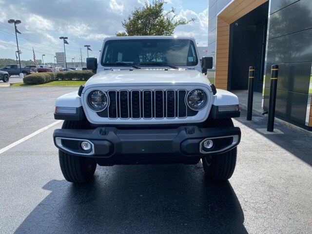 2025 Jeep Wrangler Sahara photo 3