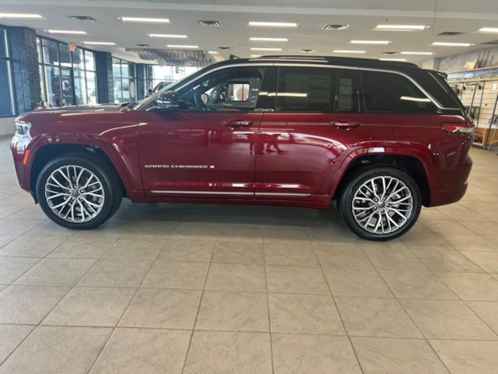 New 2026 Jeep Grand Cherokee Summit 4X4 SUV