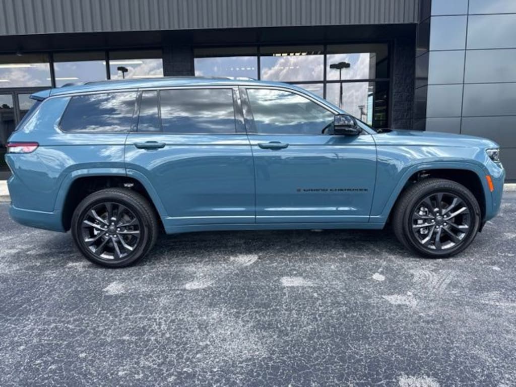 New 2026 Jeep Grand Cherokee L Limited Reserve 4x4 SUV