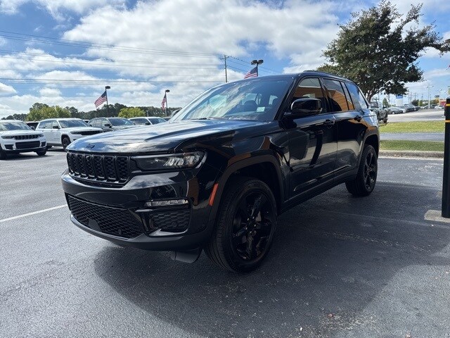 2025 Jeep Grand Cherokee Limited photo 4