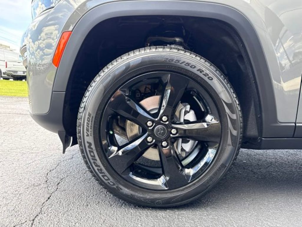 New 2027 Jeep Grand Cherokee Limited 4X4 SUV