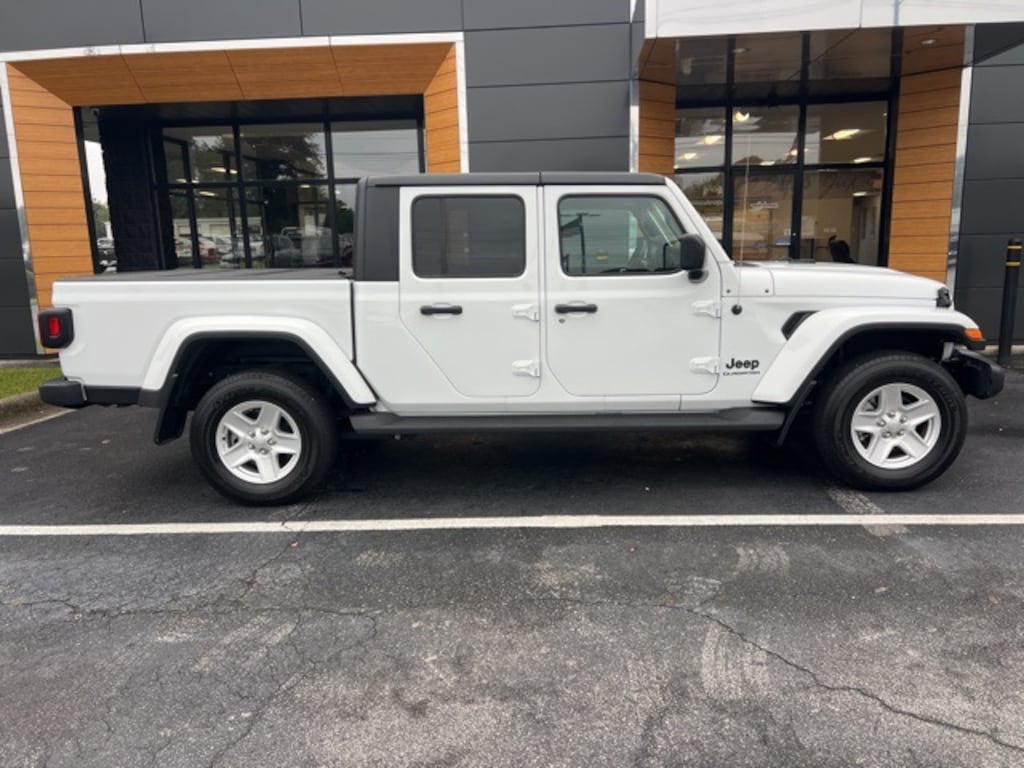 Used 2022 Jeep Gladiator Sport Crew Cab