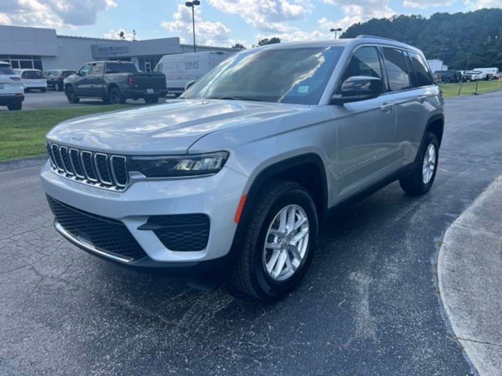New 2026 Jeep Grand Cherokee Laredo X 4X4 SUV