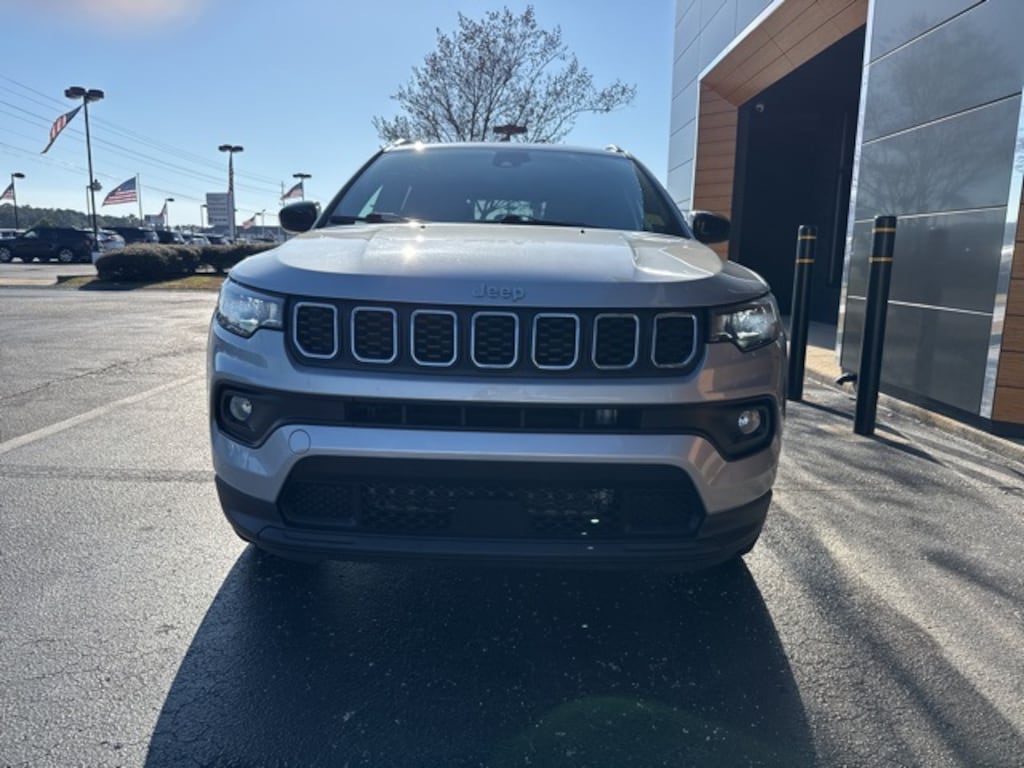 Used 2024 Jeep Compass Latitude SUV