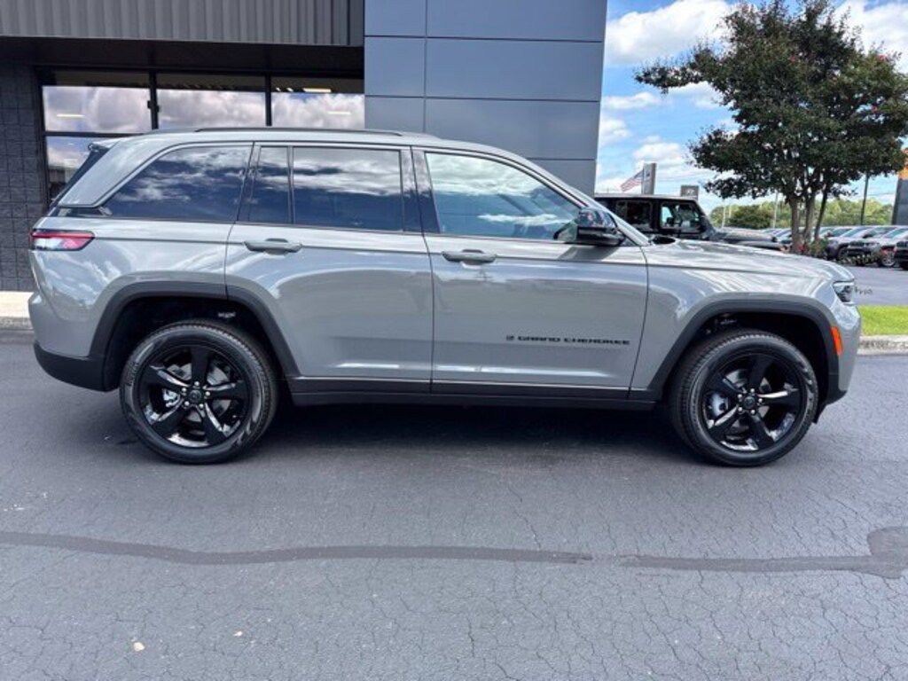 New 2027 Jeep Grand Cherokee Limited 4X4 SUV