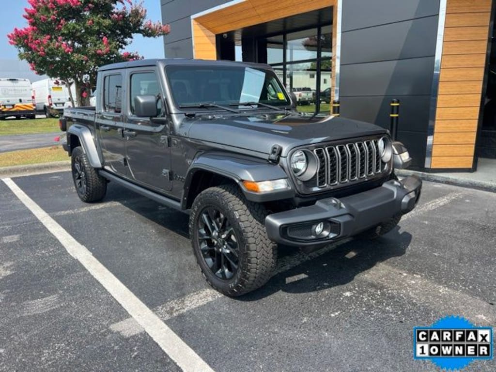 Used 2025 Jeep Gladiator Nighthawk Crew Cab