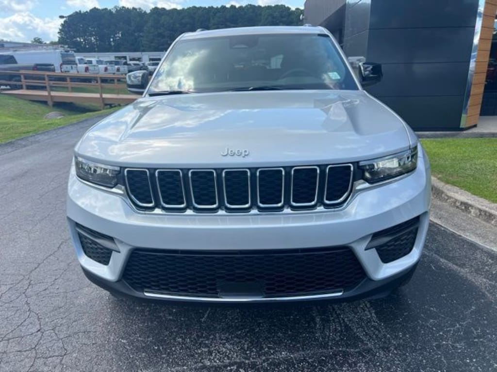 New 2026 Jeep Grand Cherokee Laredo X 4X4 SUV