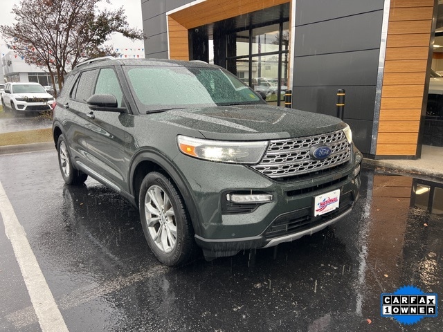2023 Ford Explorer Limited's photo