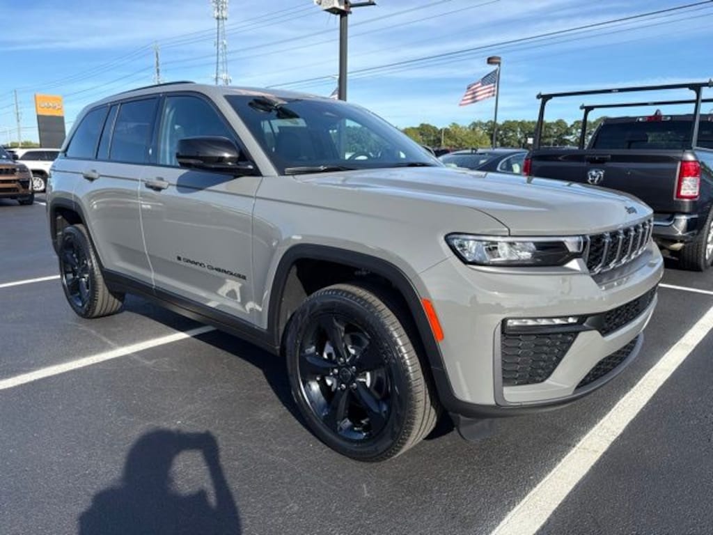 New 2027 Jeep Grand Cherokee Limited 4X4 SUV