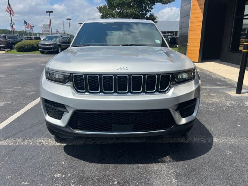 New 2026 Jeep Grand Cherokee Laredo X 4X4 SUV