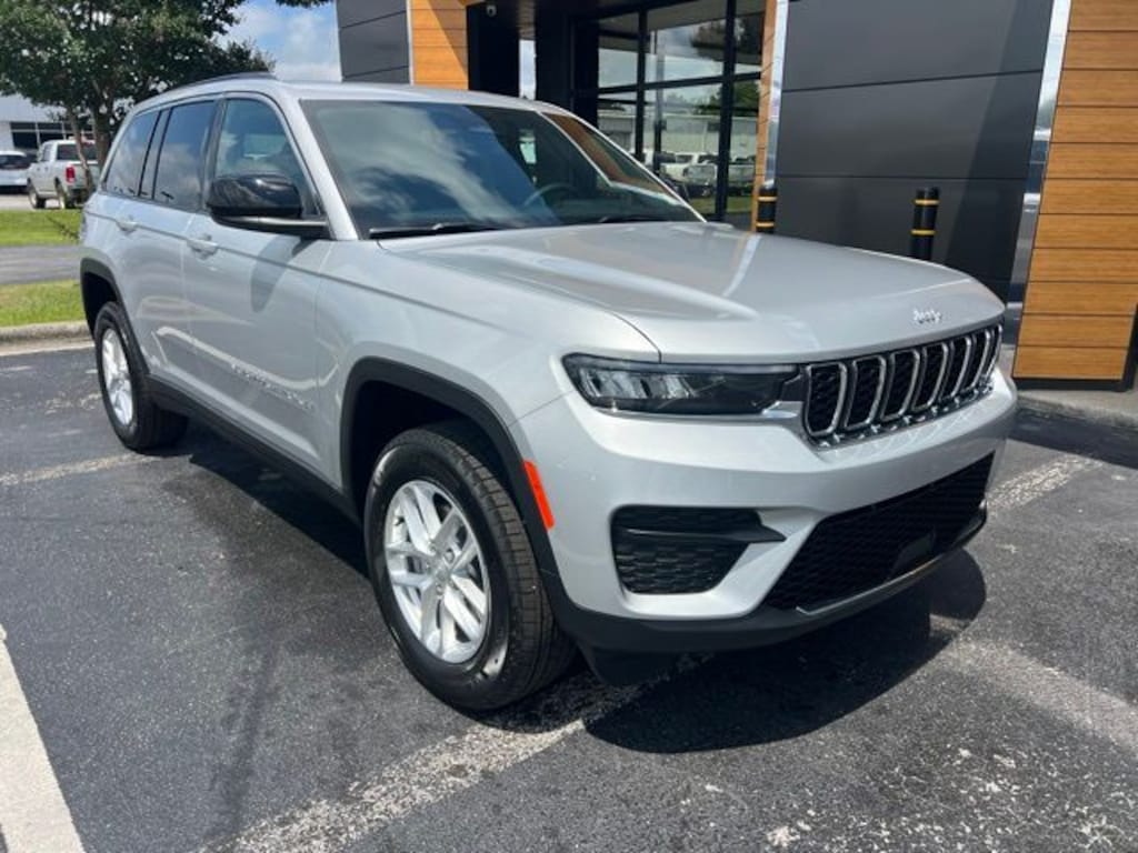 New 2026 Jeep Grand Cherokee Laredo X 4X4 SUV