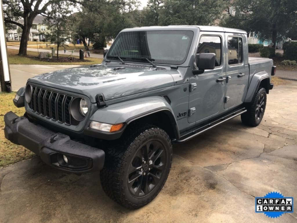Used 2025 Jeep Gladiator Nighthawk Crew Cab