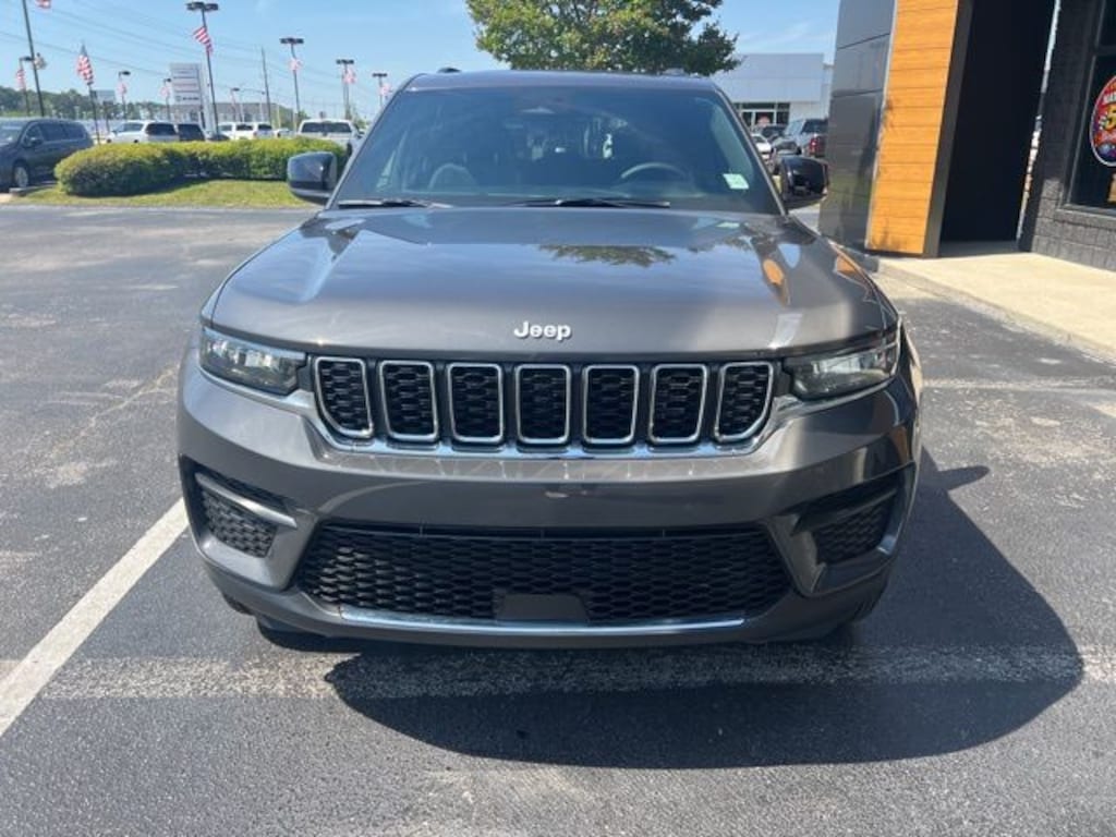 New 2026 Jeep Grand Cherokee Laredo X 4X4 SUV