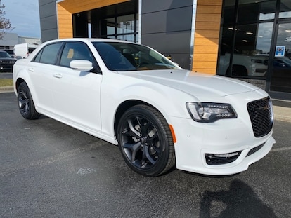New 2023 Chrysler 300 Touring L RWD For Sale in Jacksonville, NC, 2C3CCADG3PH548957