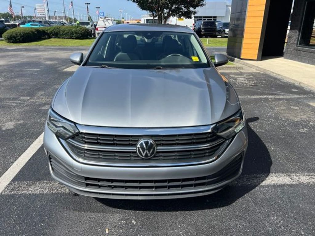 Used 2024 Volkswagen Jetta 1.5T SE Sedan