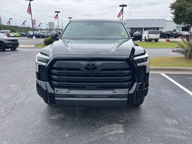 2022 Toyota Tundra SR5 CrewMax photo 3