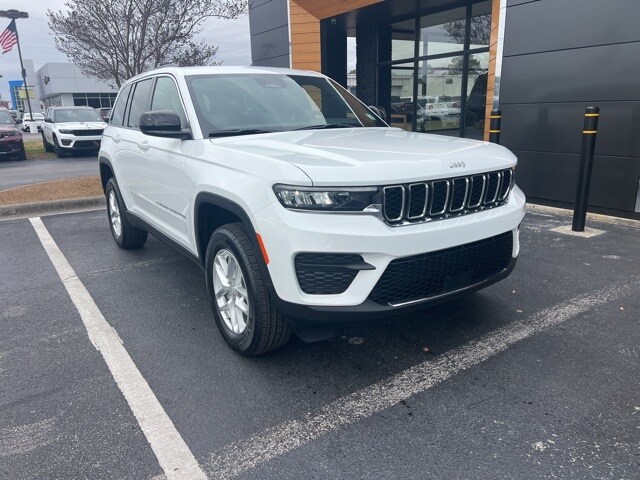 2025 Jeep Grand Cherokee Laredo's photo