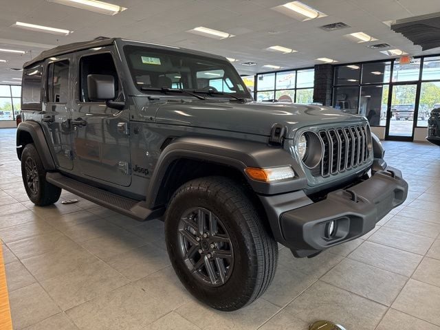2026 Jeep Wrangler Sport's photo