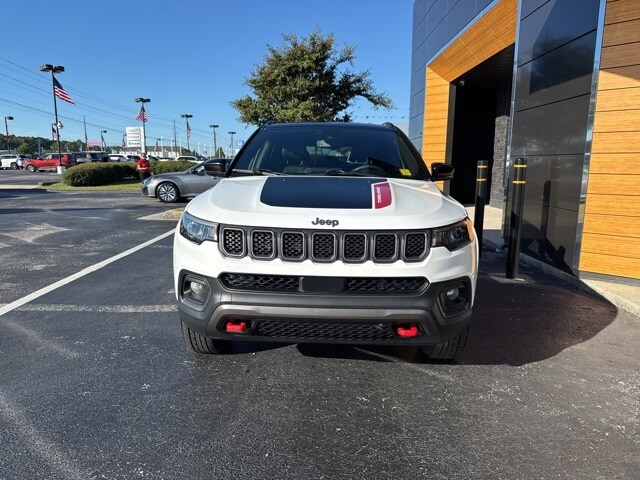2024 Jeep Compass Trailhawk photo 2