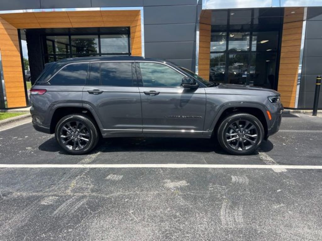 New 2026 Jeep Grand Cherokee Limited Reserve 4X4 SUV