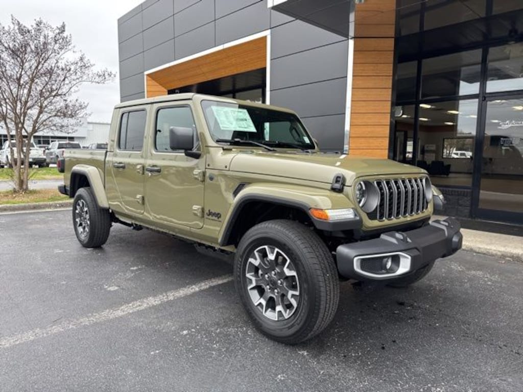 New 2026 Jeep Gladiator Sahara 4X4 Crew Cab