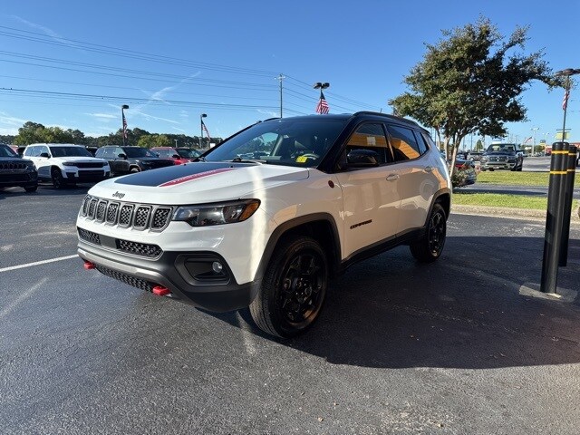 2024 Jeep Compass Trailhawk photo 3