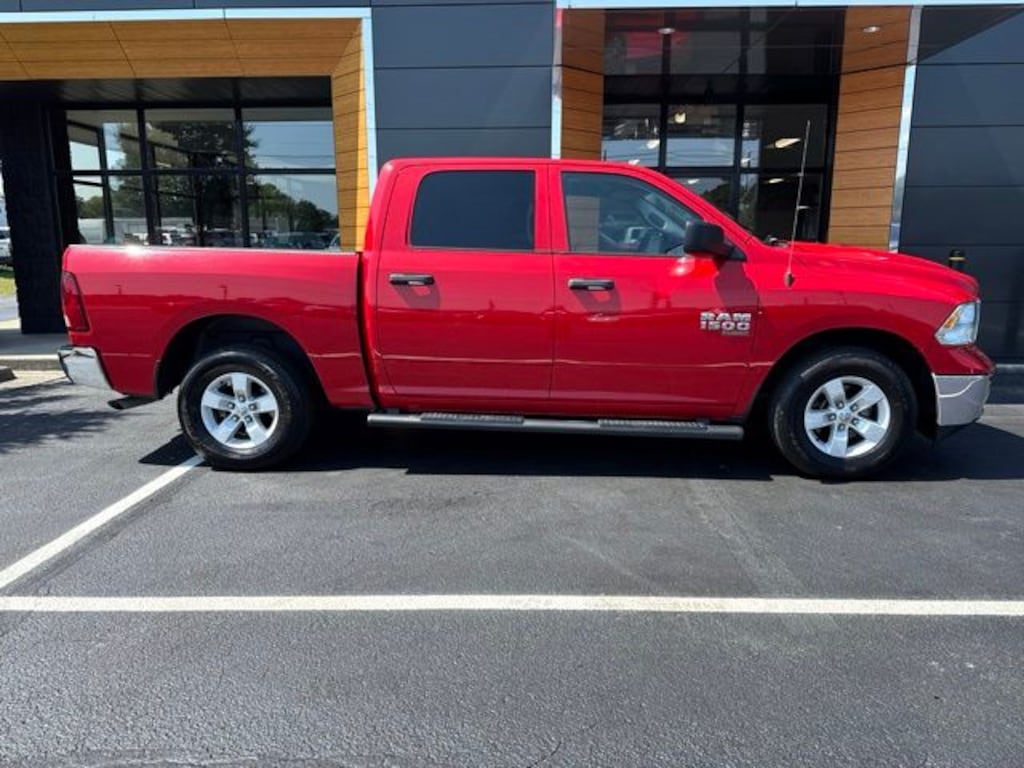 Used 2022 Ram 1500 Classic SLT Crew Cab